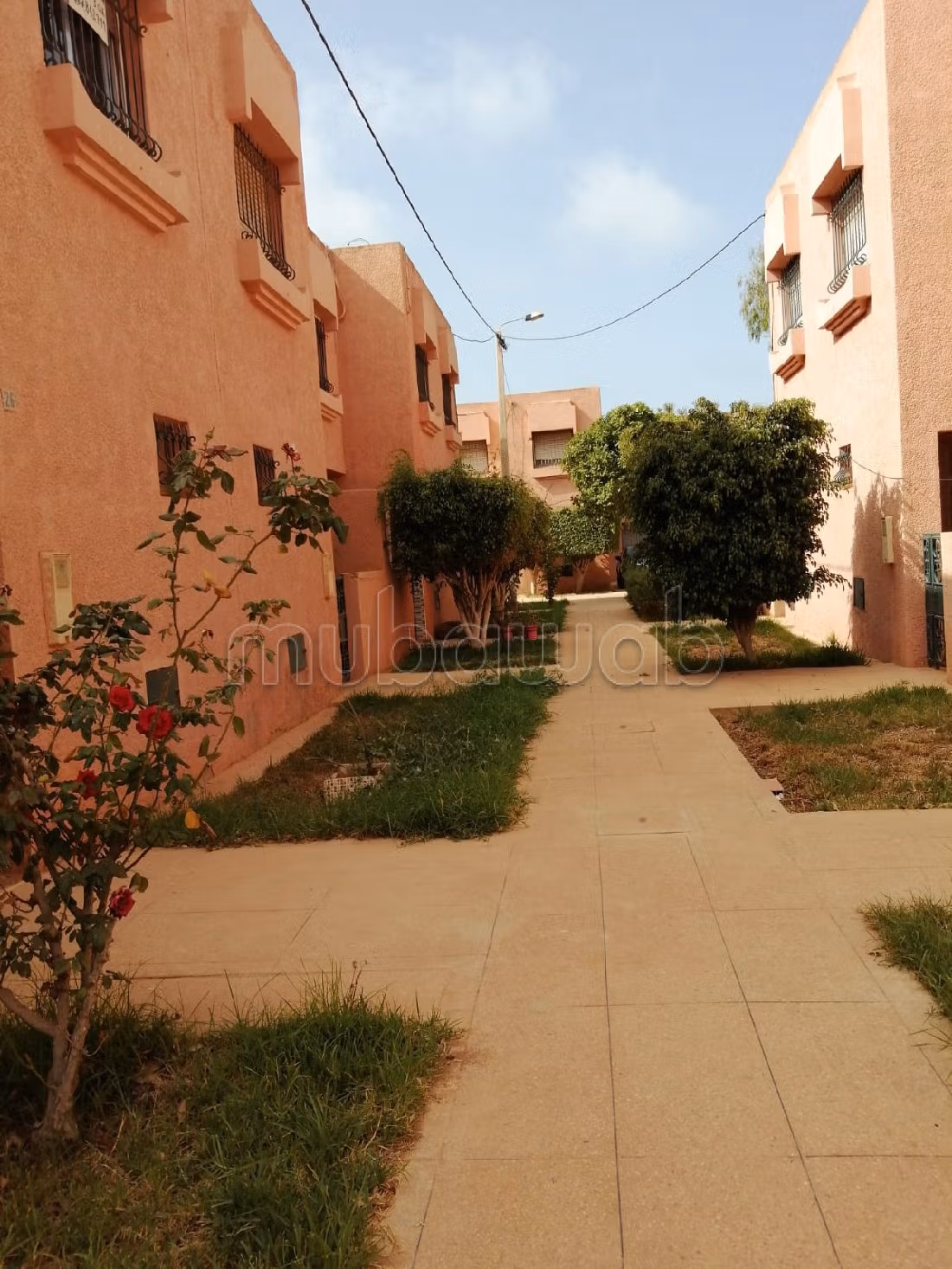 Beautiful house for sale. 3 beautiful rooms. Living room with Moroccan decor, General satellite dish system. 