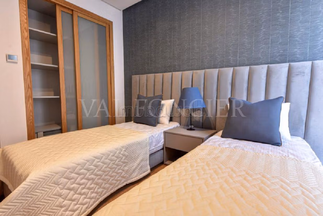 Location luxueux appartement meublé moderne 3chambres avec terrasse, Ain Diab