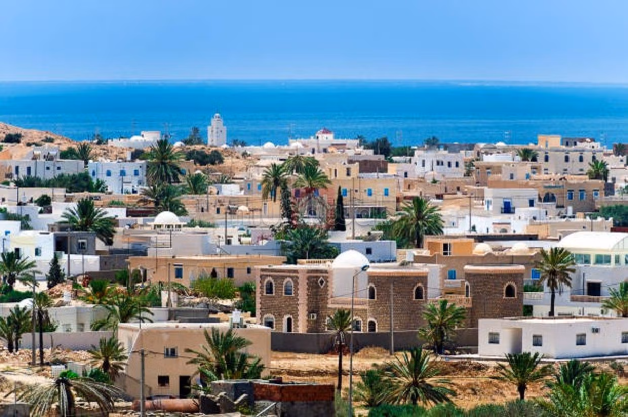 Fabulous house for sale in Djerba. Small area 128 m². Terrace. 