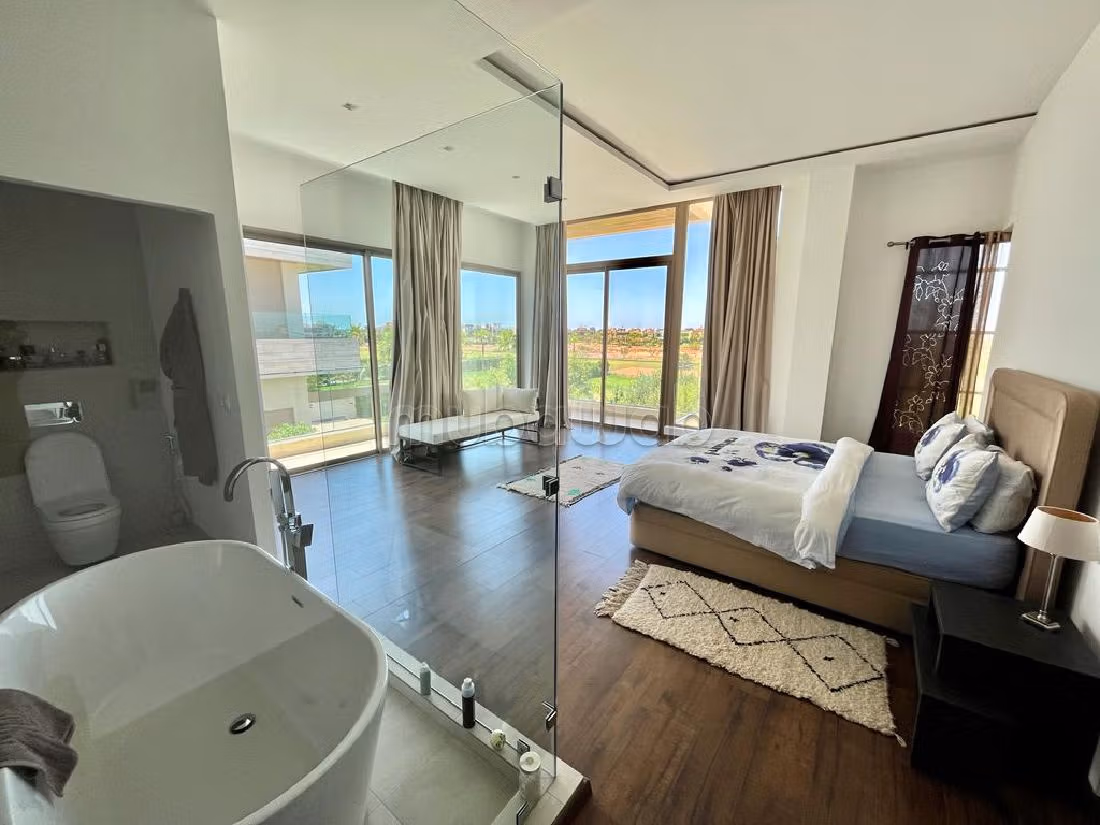 Nu kopen: villa's en luxe woningen in Route de Tahanaout. 6 Ruimtes. Verstevigde deur en satellietschotel.