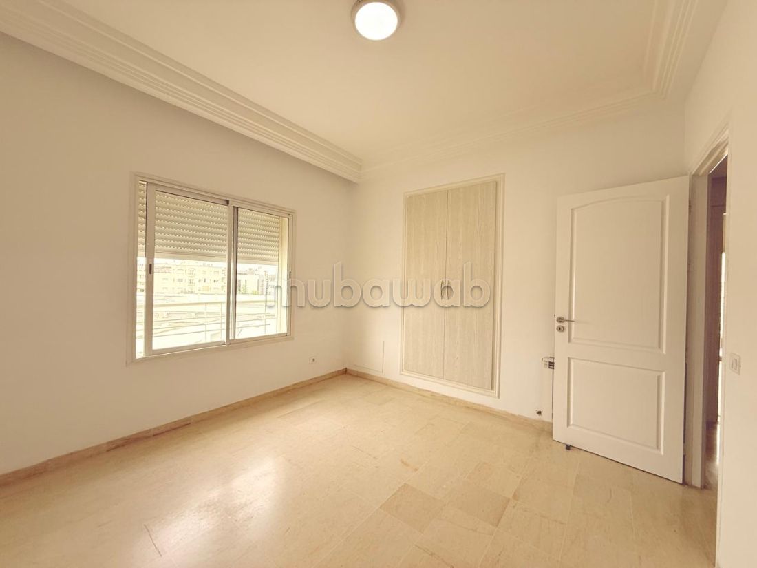 A louer un bureau A5 au lac2