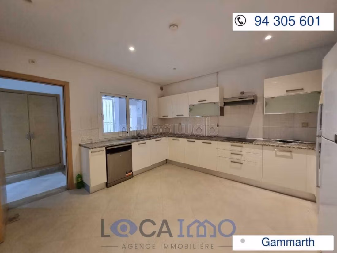 A louer une villa en S5 à Gammarth
