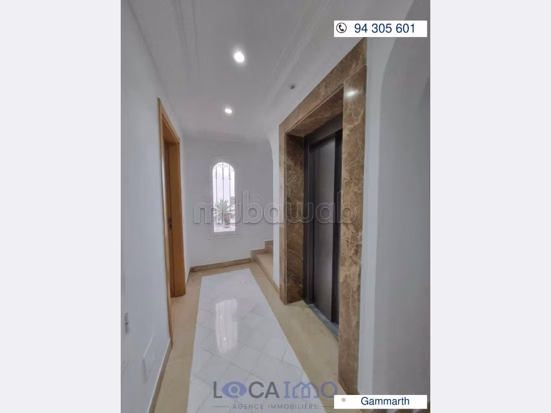 A louer une villa en S5 à Gammarth