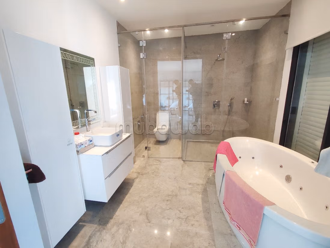 Straordinaria casa di lusso in affitto a Gammarth Supérieur. 7 locali spaziosi. ammobiliato. 