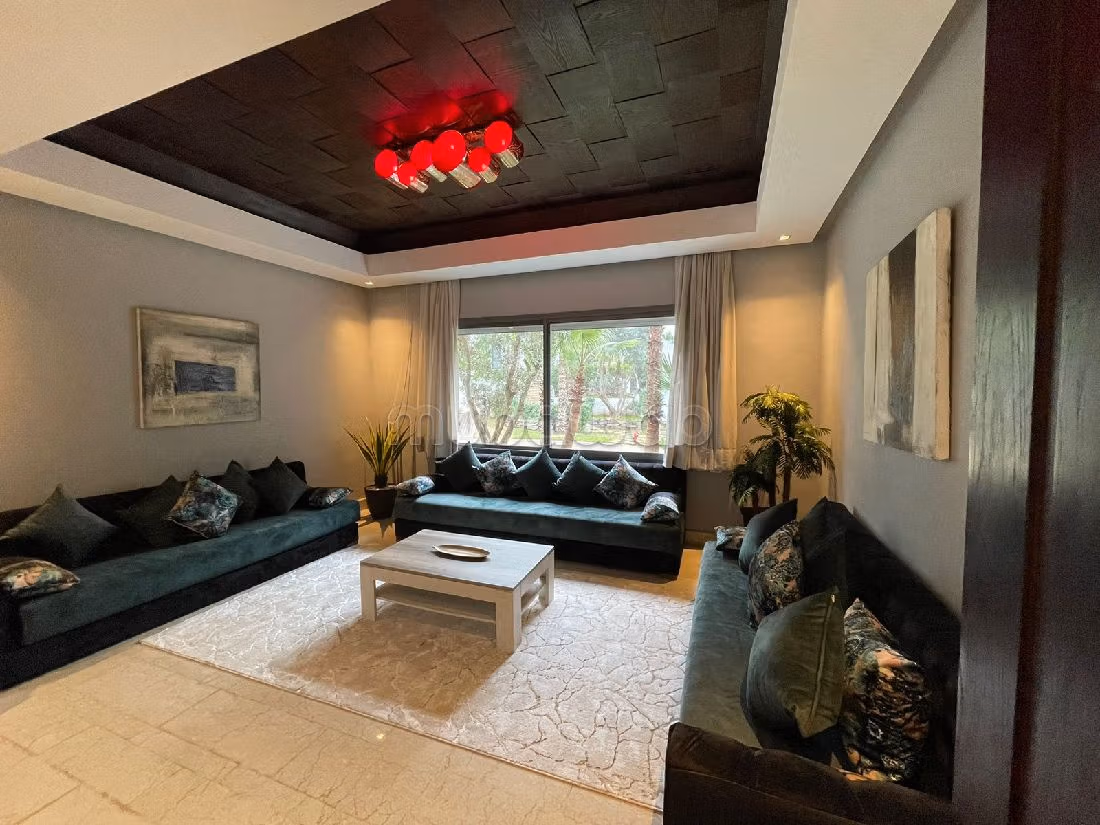 Villa's en luxe woningen te huur in Ain Diab. 4 Slaapkamers. Zwembad en airconditioning. 