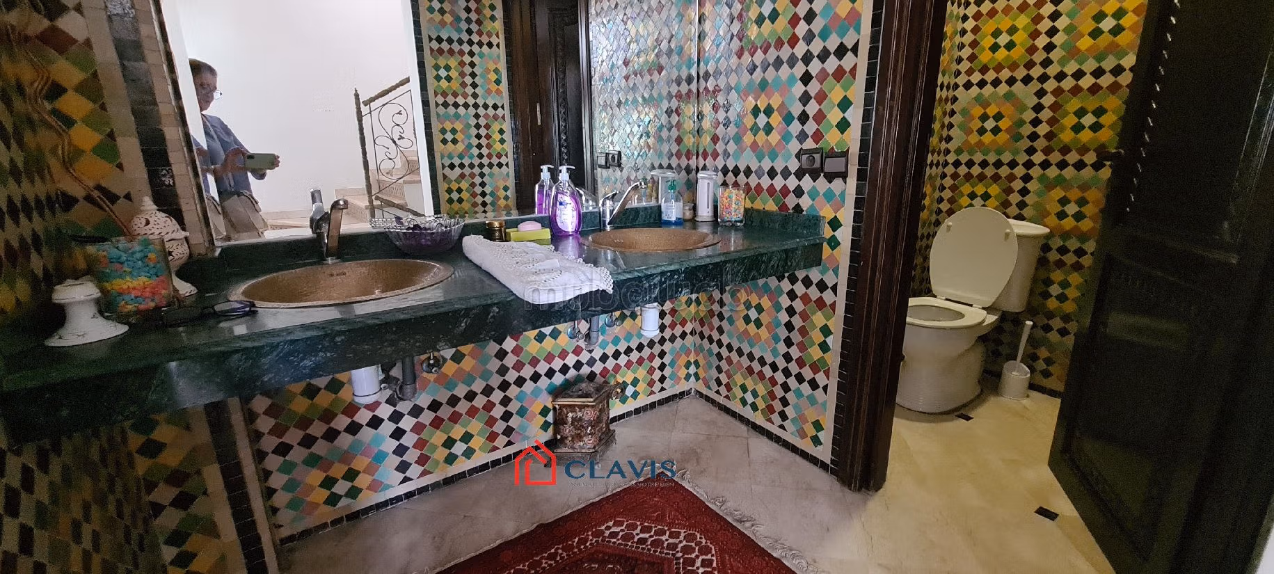 High quality house for sale in Sidi Maarouf. Surface area 350 m². Carpark and garden