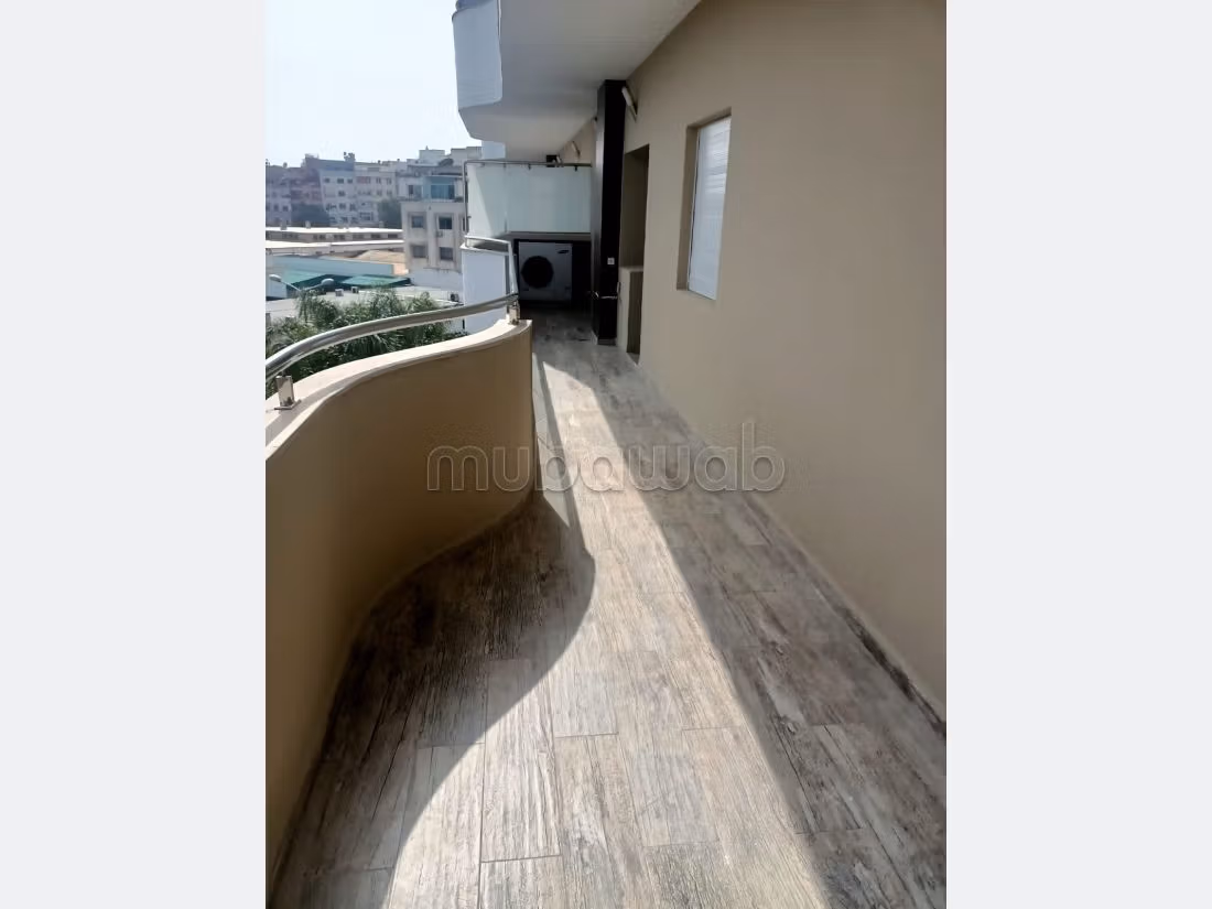 Splendido appartamento in affitto a Palmier. 3 camere. Con ascensore e terrazzo. 