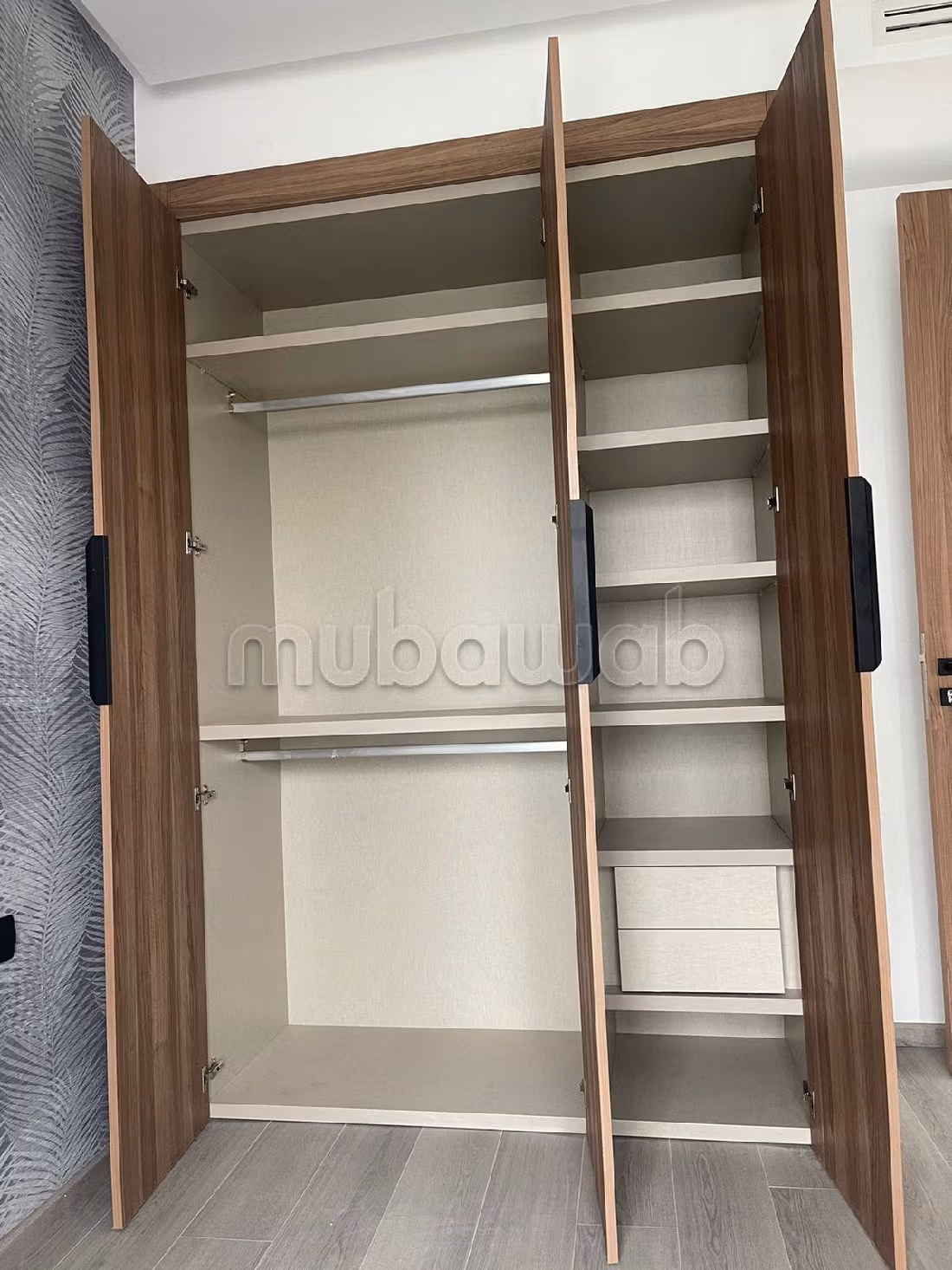 Joli studio vide en location à les princess