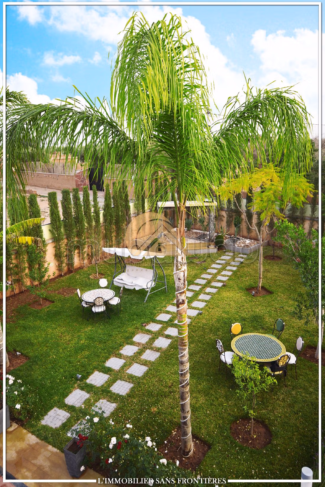 Magnificent villa for sale in Route de l'Ourika. 2 rooms. Well furnished. 