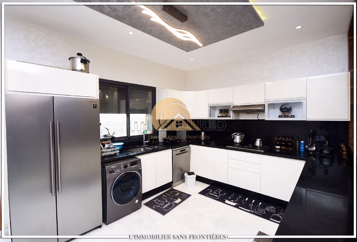 Magnificent villa for sale in Route de l'Ourika. 2 rooms. Well furnished. 