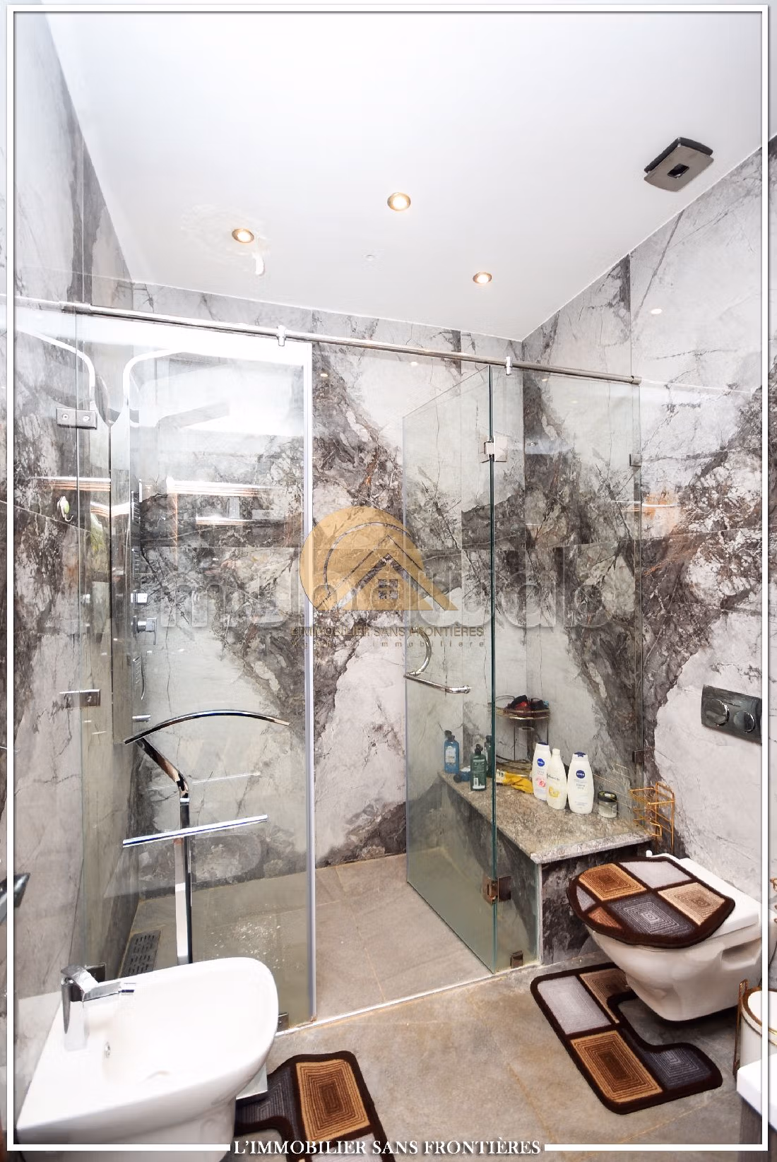 Magnificent villa for sale in Route de l'Ourika. 2 rooms. Well furnished. 