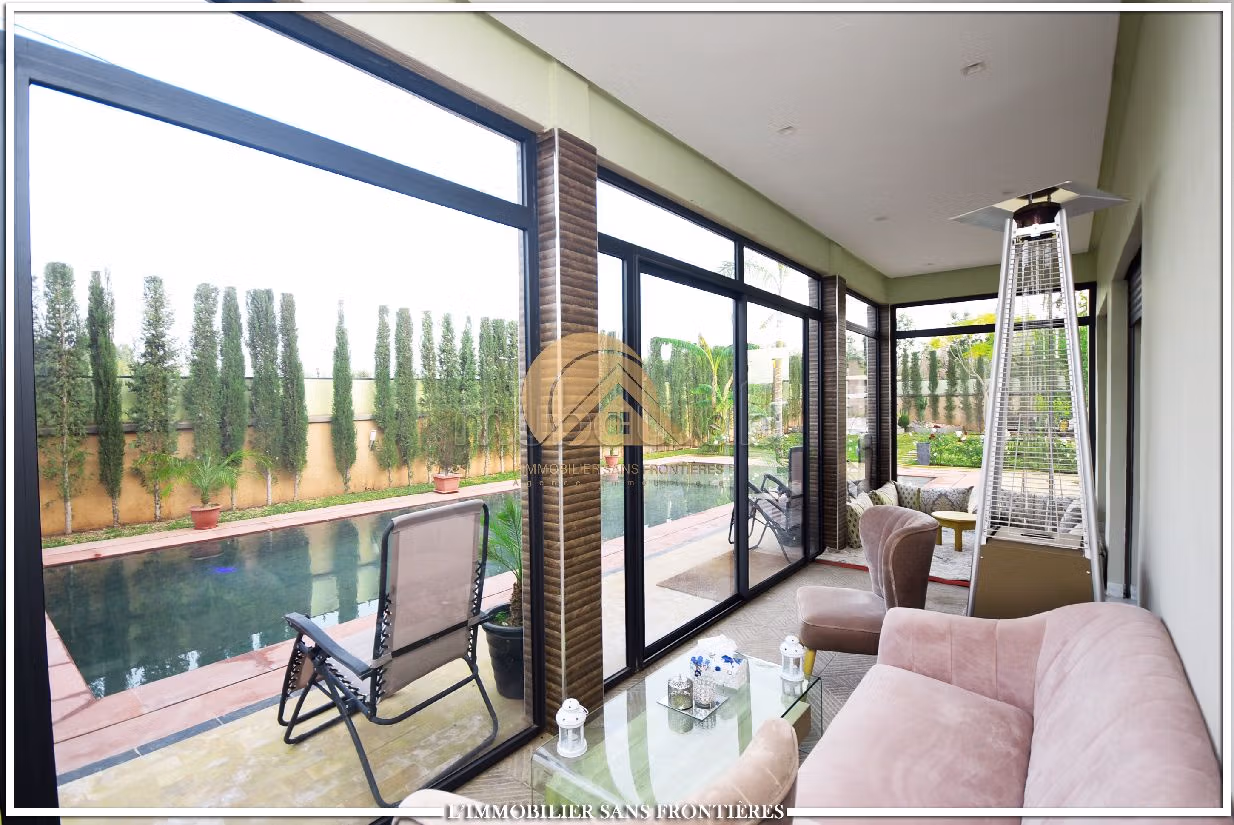 Magnificent villa for sale in Route de l'Ourika. 2 rooms. Well furnished. 