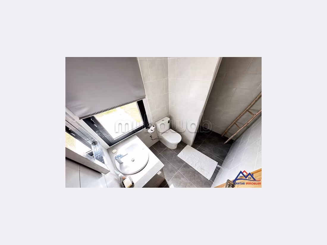 منزل فخم للبيع ب دوار العرب. المساحة 6244 م². مدفأة ، حمام سباحة