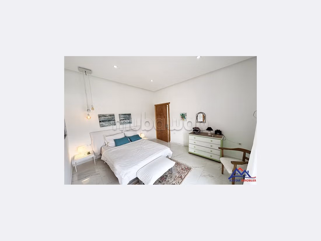 منزل فخم للبيع ب دوار العرب. المساحة 6244 م². مدفأة ، حمام سباحة