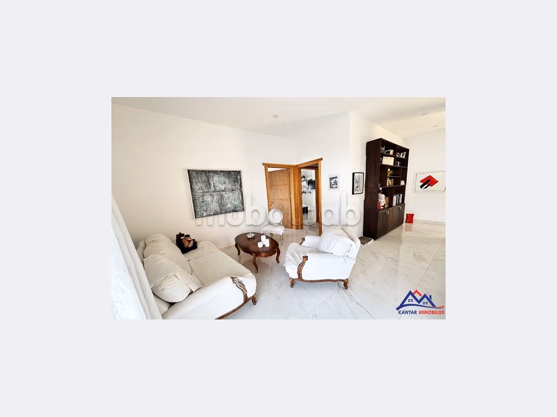 منزل فخم للبيع ب دوار العرب. المساحة 6244 م². مدفأة ، حمام سباحة