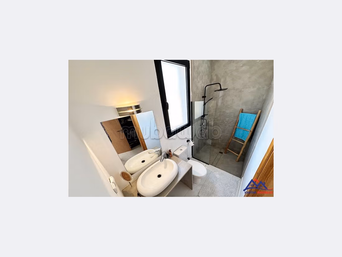 منزل فخم للبيع ب دوار العرب. المساحة 6244 م². مدفأة ، حمام سباحة