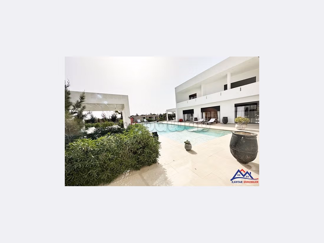 منزل فخم للبيع ب دوار العرب. المساحة 6244 م². مدفأة ، حمام سباحة