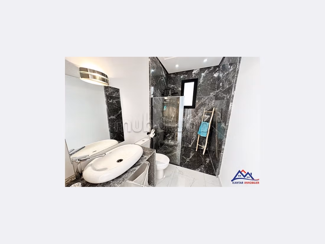 منزل فخم للبيع ب دوار العرب. المساحة 6244 م². مدفأة ، حمام سباحة