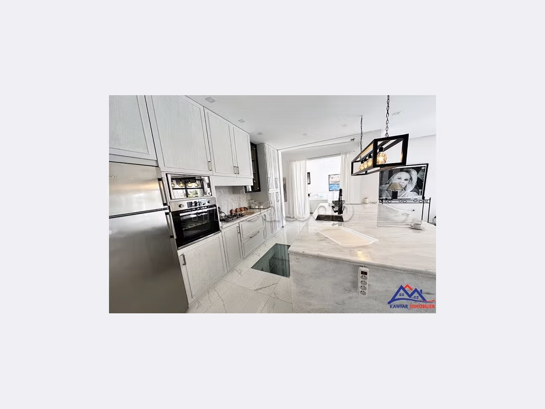 منزل فخم للبيع ب دوار العرب. المساحة 6244 م². مدفأة ، حمام سباحة