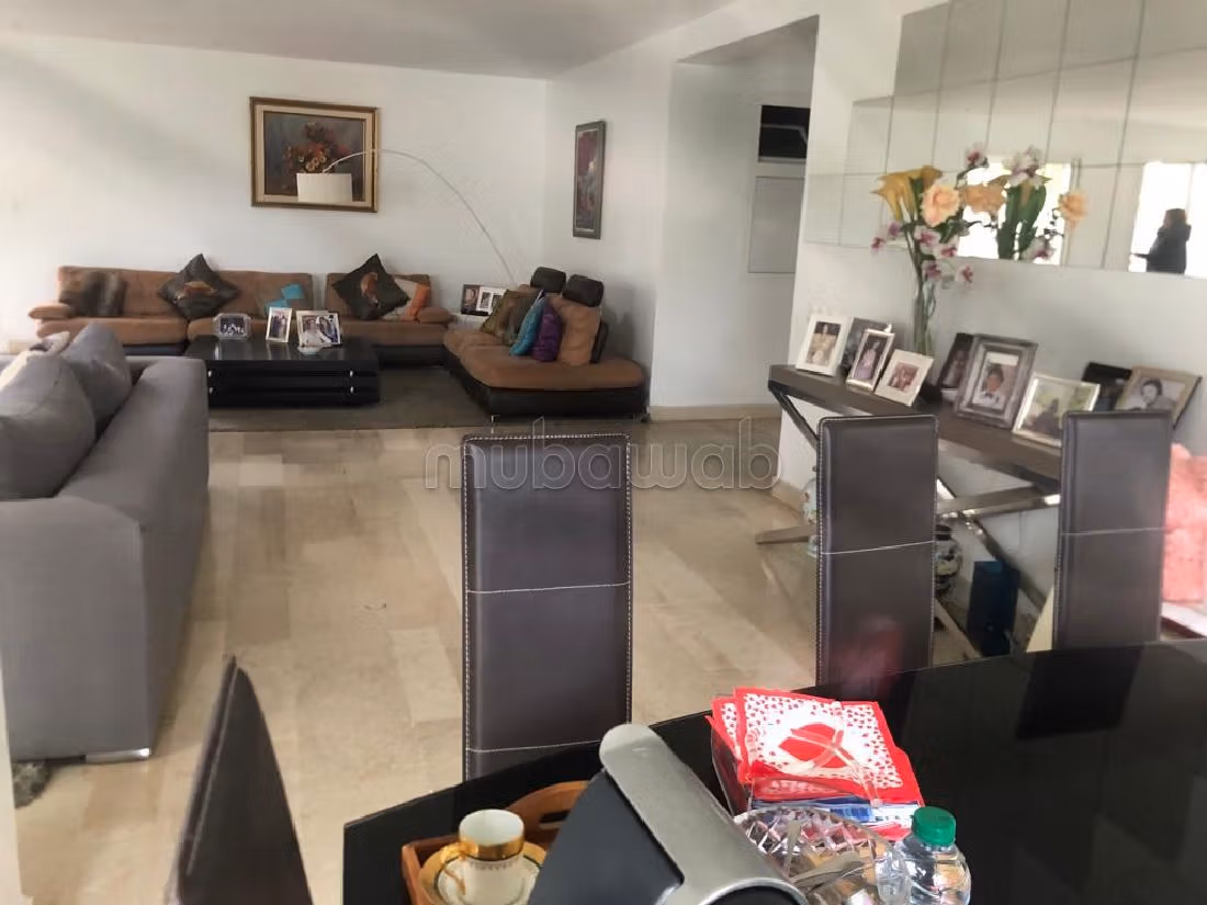 Eccezionale villa in vendita. 3 camere da letto. Con camino e aria condizionata. 