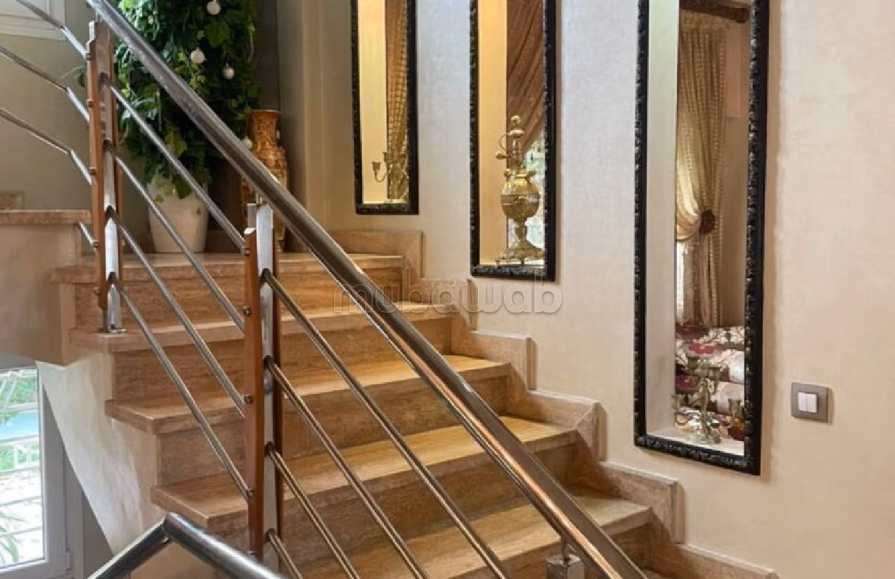 Villa a vendre a tanger avec jardin surface 350m²