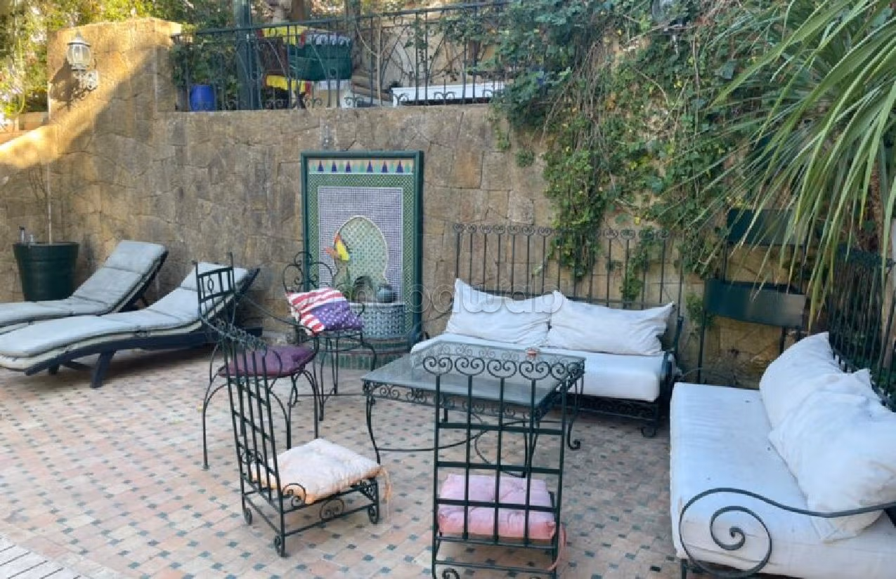 Villa a vendre a tanger avec piscine quartier residentiel surface 516m²