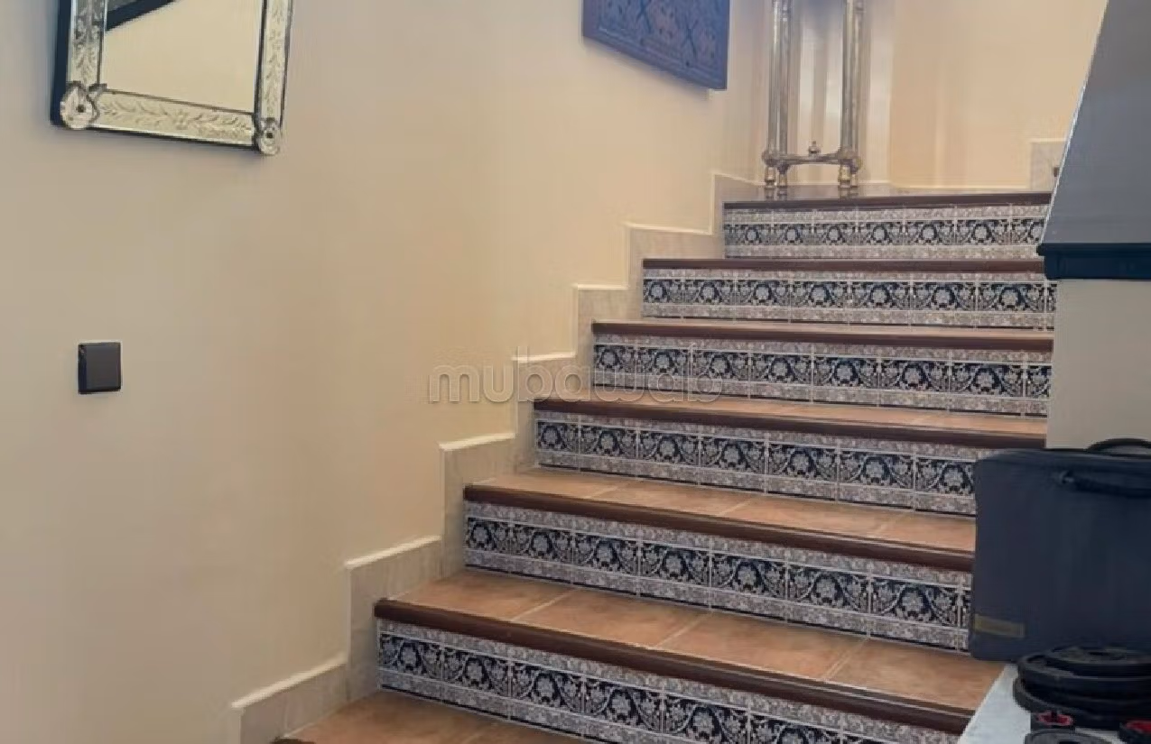 Villa a vendre a tanger avec piscine quartier residentiel surface 516m²