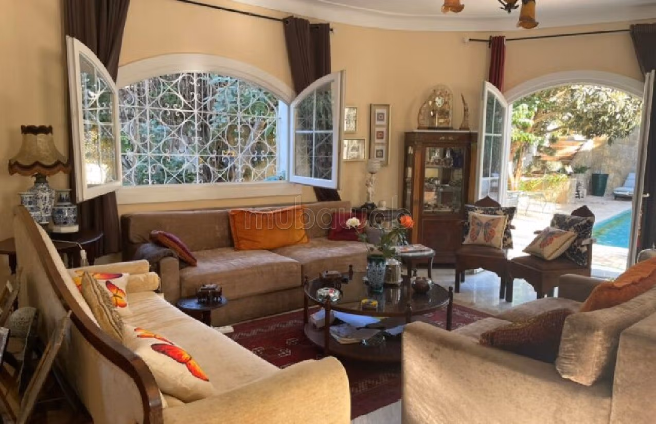 Villa a vendre a tanger avec piscine quartier residentiel surface 516m²