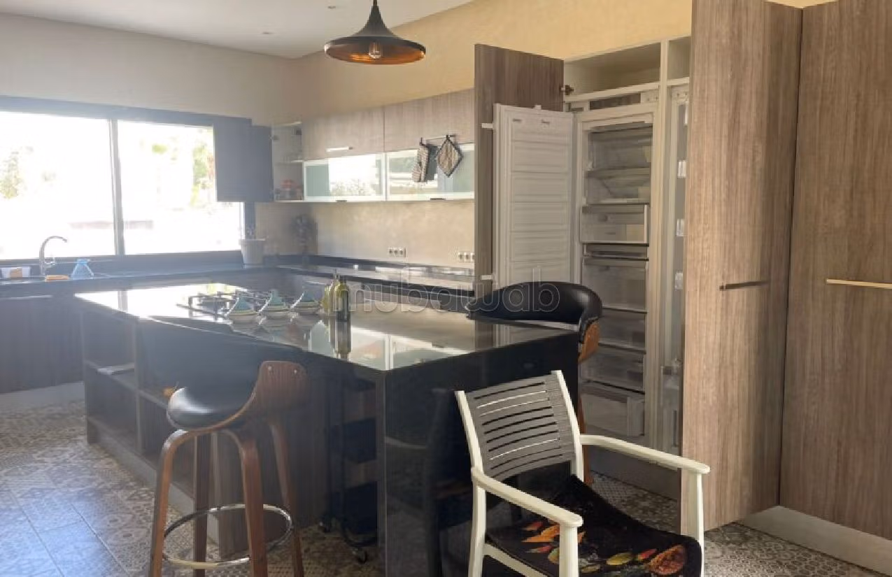 Villa a louer avec jardin situation la montagne surface 1000 m²