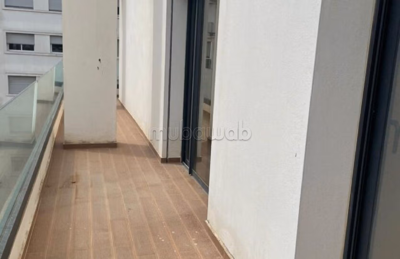 Find an apartment for rent in Centre. Total area 160 m². Cellar