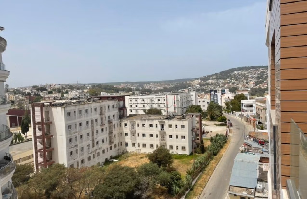 Find an apartment for rent in Centre. Total area 160 m². Cellar