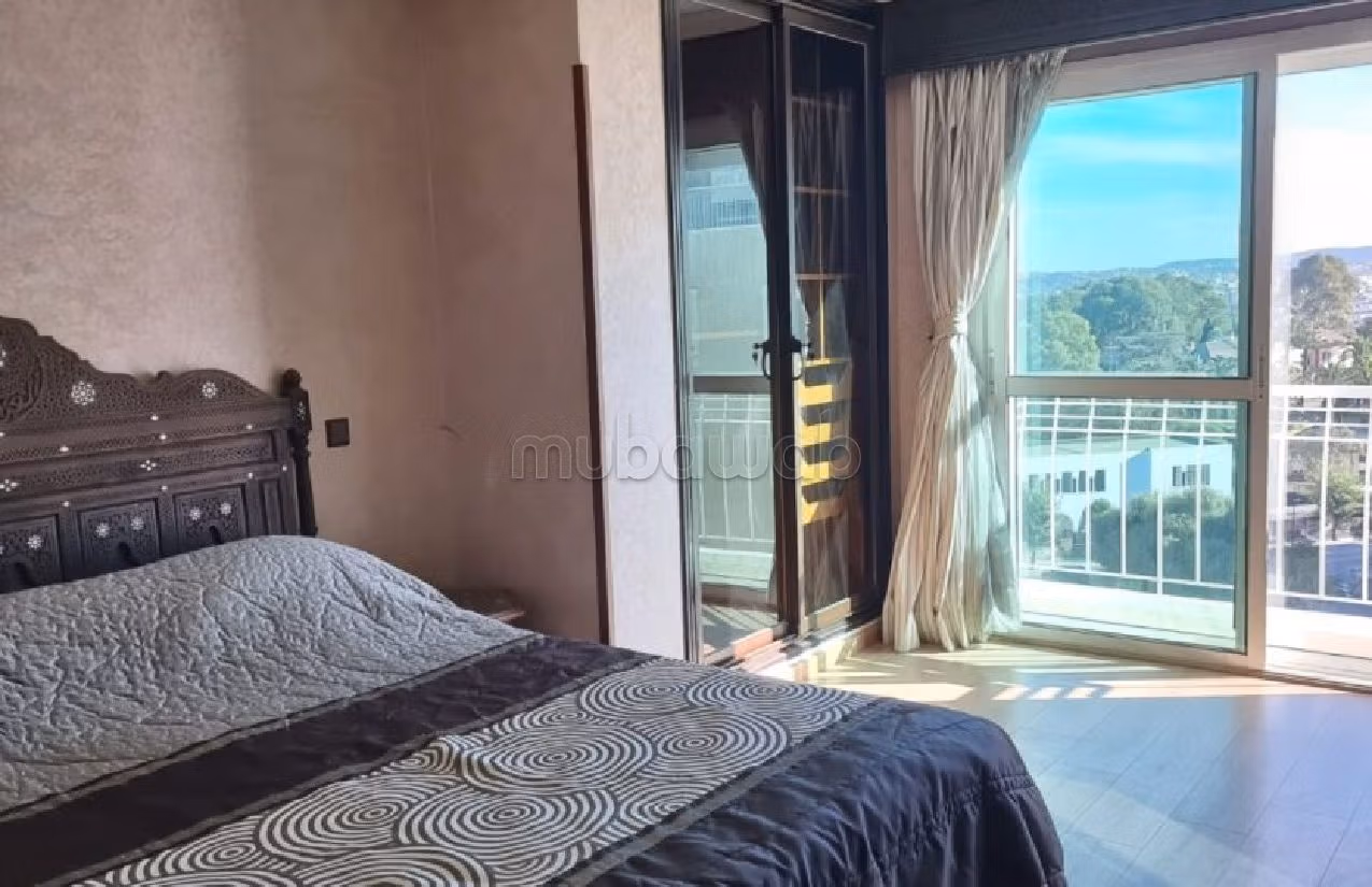 Apartment for rent. Area of 200 m². Parking spaces and terrace