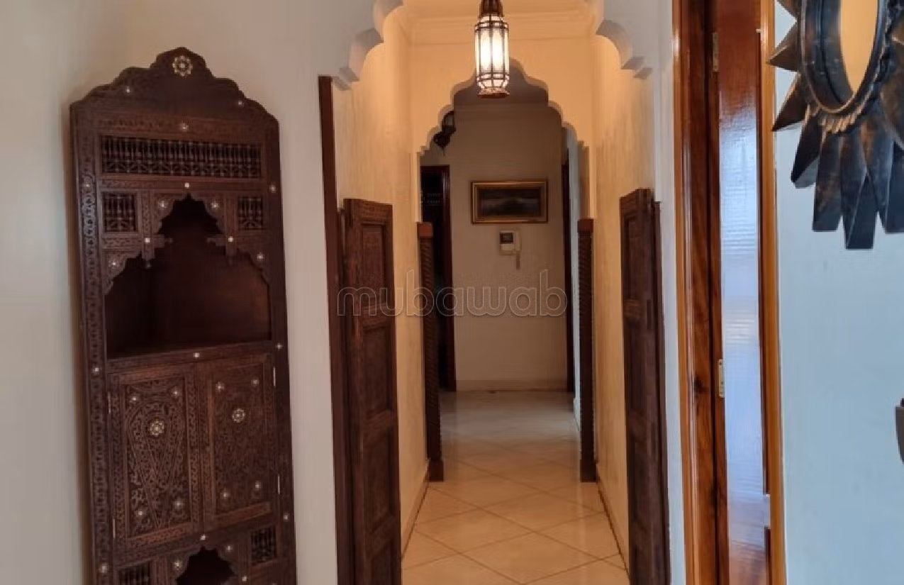 Apartment for rent. Area of 200 m². Parking spaces and terrace