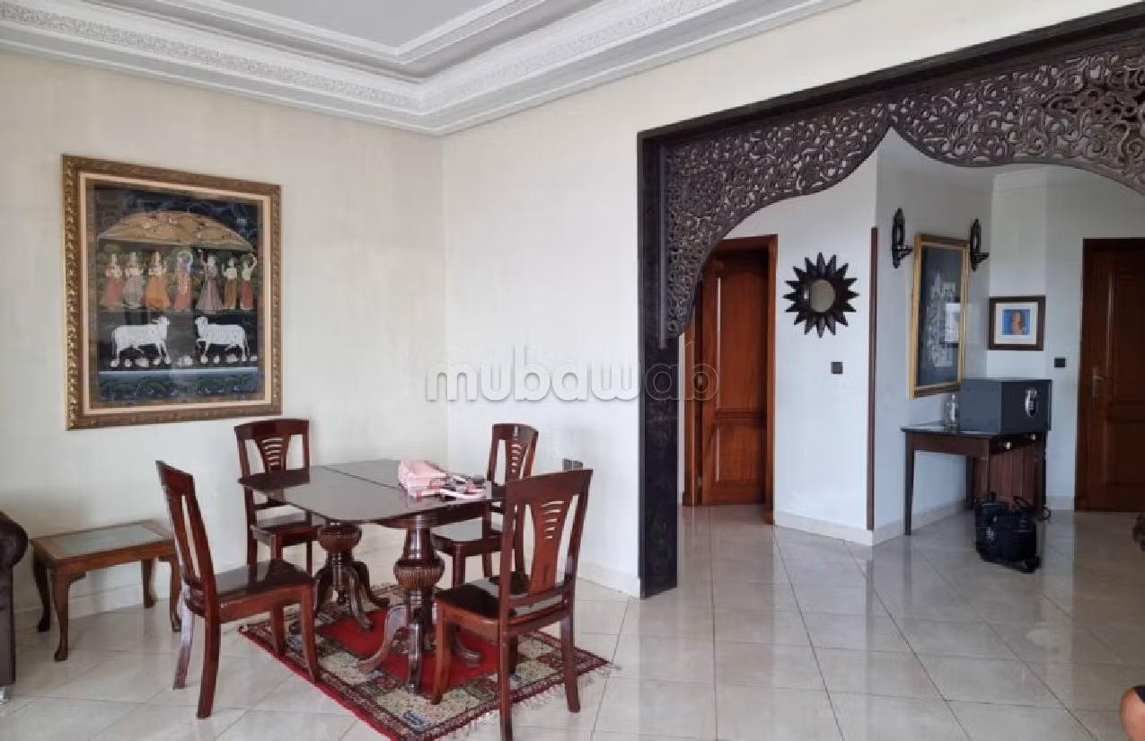 Apartment for rent. Area of 200 m². Parking spaces and terrace
