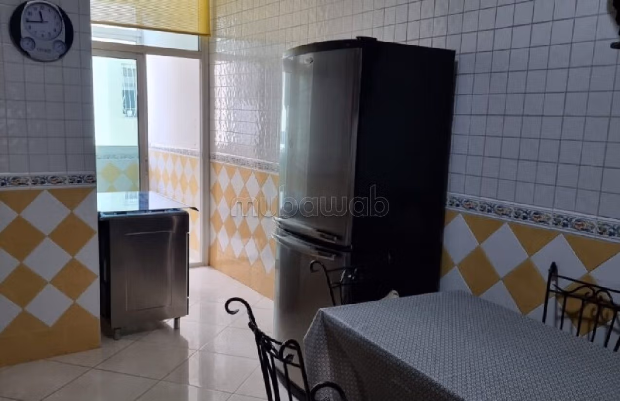 Apartment for rent. Area of 200 m². Parking spaces and terrace