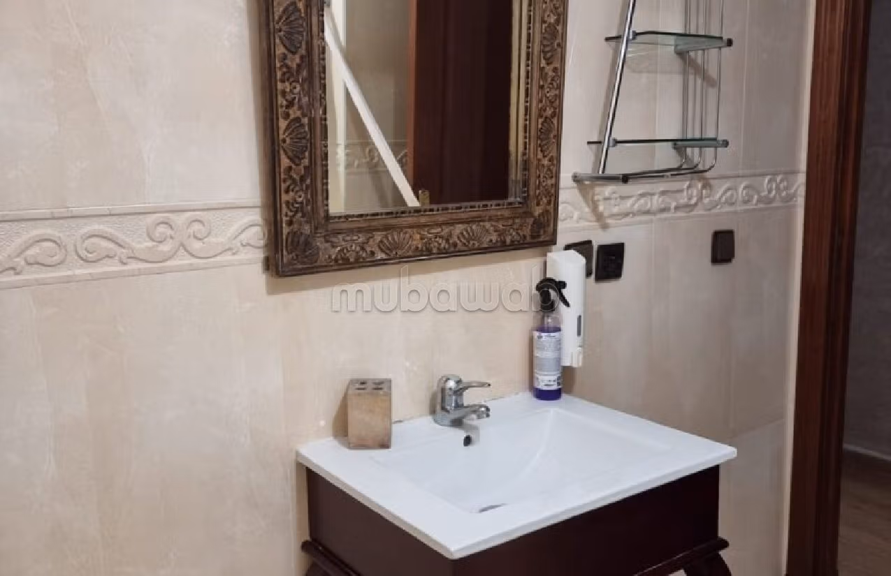 Apartment for rent. Area of 200 m². Parking spaces and terrace