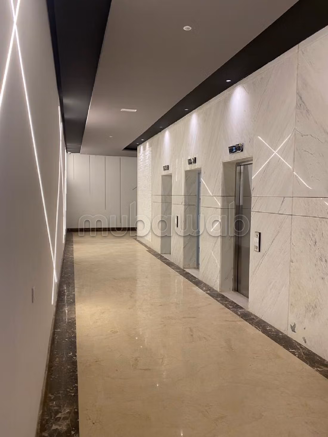 Ufficio da acquistare a Sidi Maarouf. Superficie di 134 m². Con garage e ascensore. 