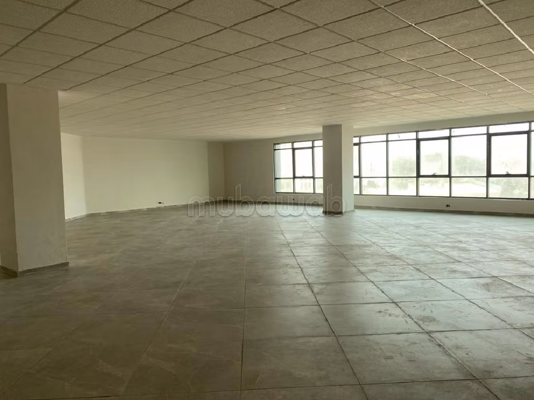 Vendita ufficio a Sidi Maarouf. Superficie di 169 m². Sistema di sicurezza. 