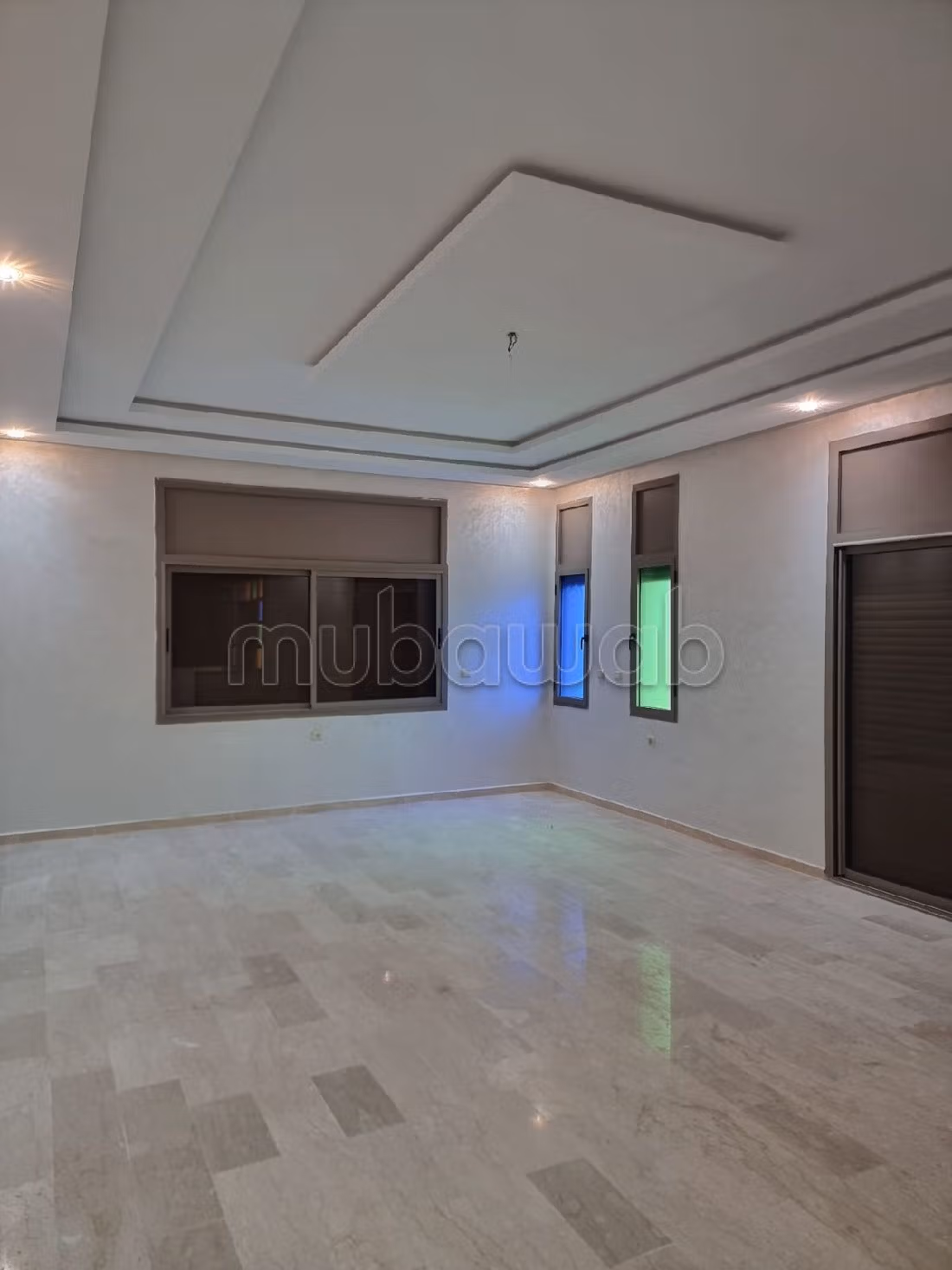 مزرعة رائعة للبيع ب المدخل الجنوبي. المساحة الإجمالية 10000 م². إقامة مراقبة 24/24