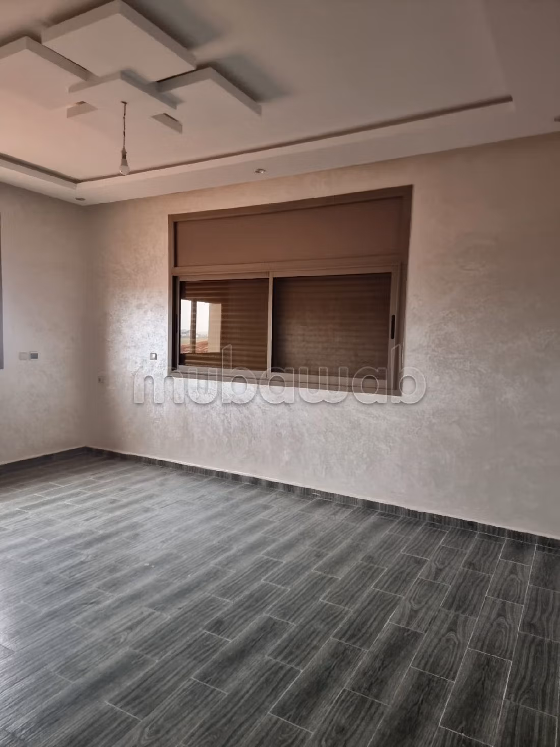 مزرعة رائعة للبيع ب المدخل الجنوبي. المساحة الإجمالية 10000 م². إقامة مراقبة 24/24