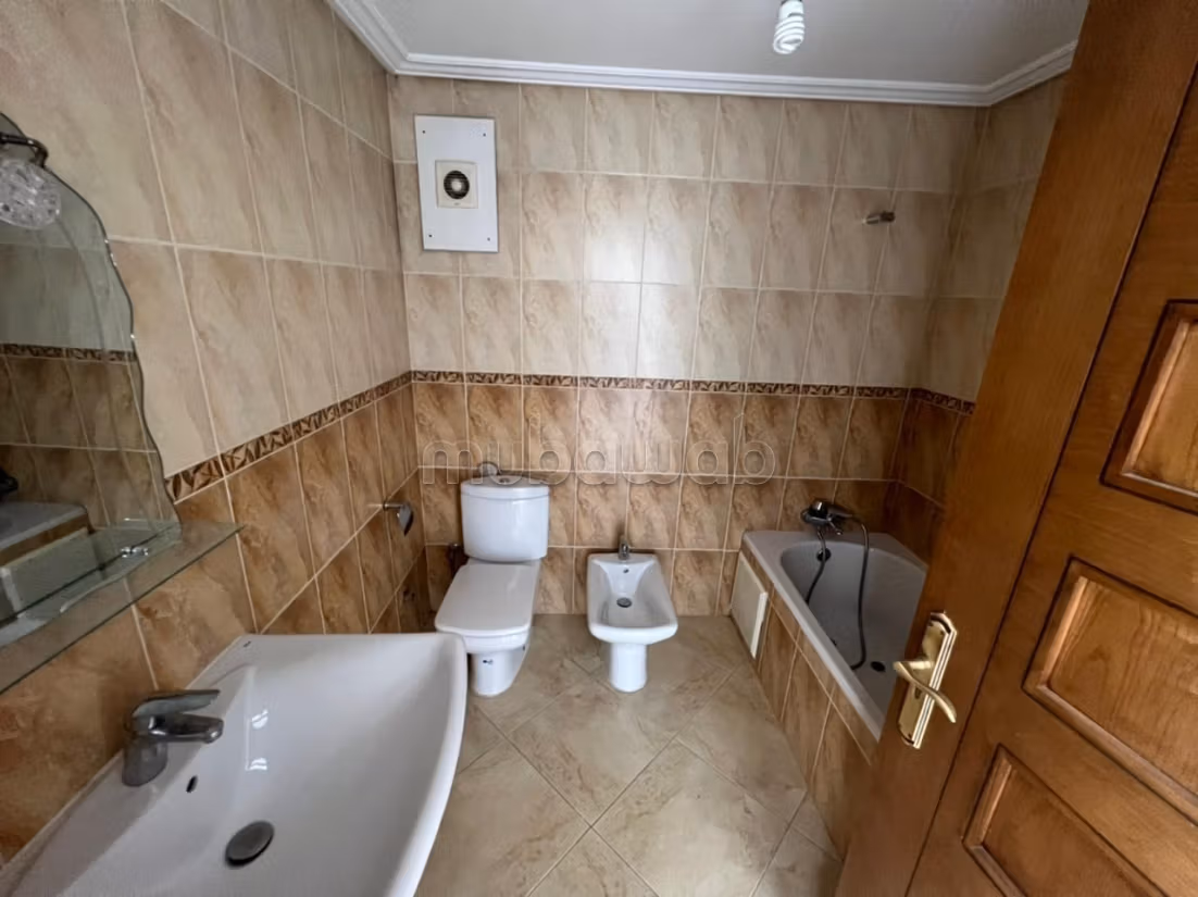 Appartement vide à louer long terme