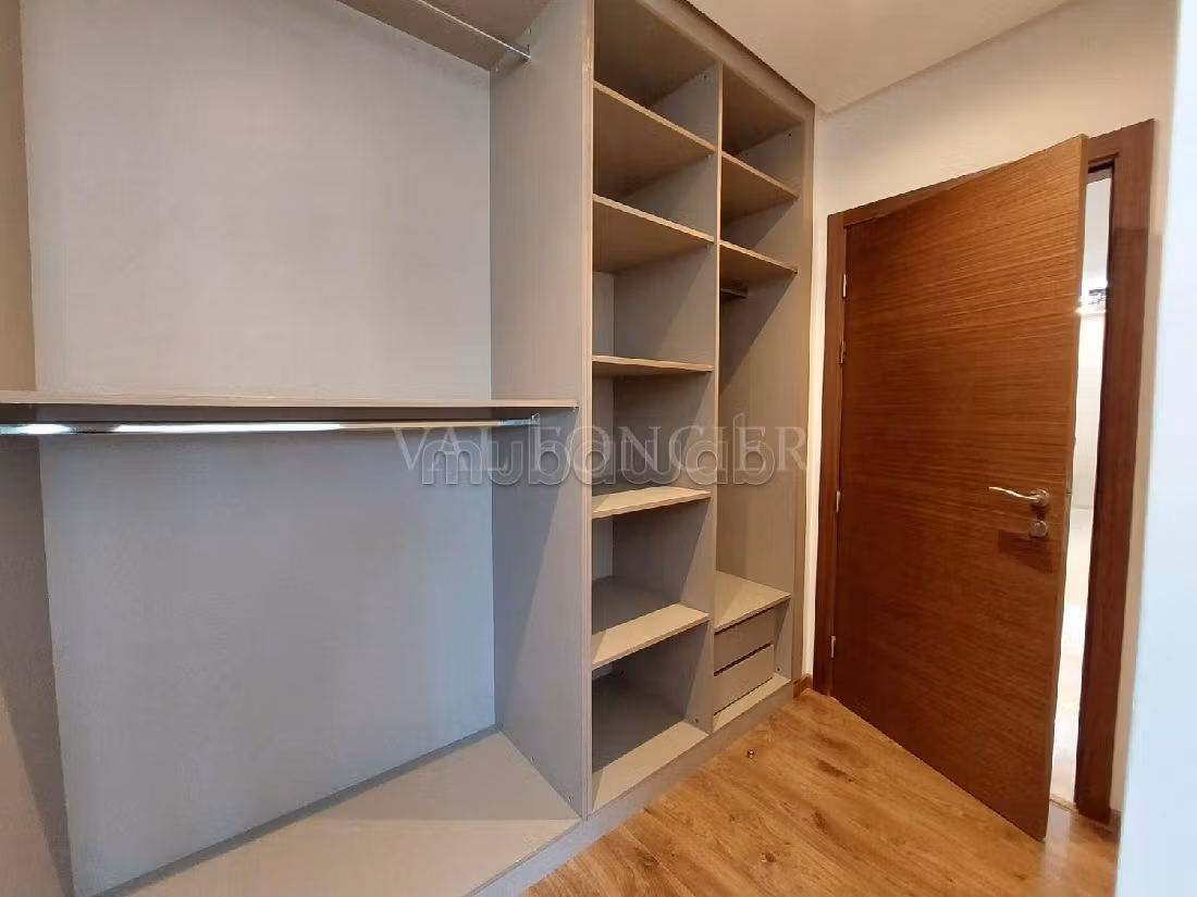 Apartment for rent. 2 lovely rooms. Garage and terrace. 