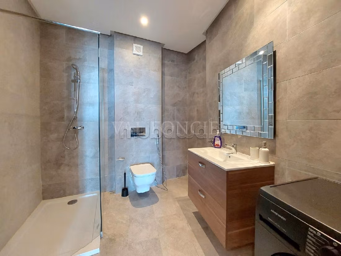 Apartment for rent. 2 lovely rooms. Garage and terrace. 