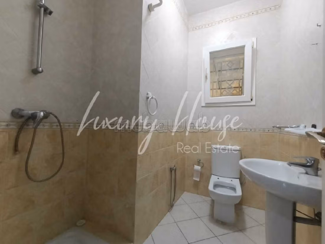 Rent your house in La Marsa. Surface area 480 m². Carpark, Balcony