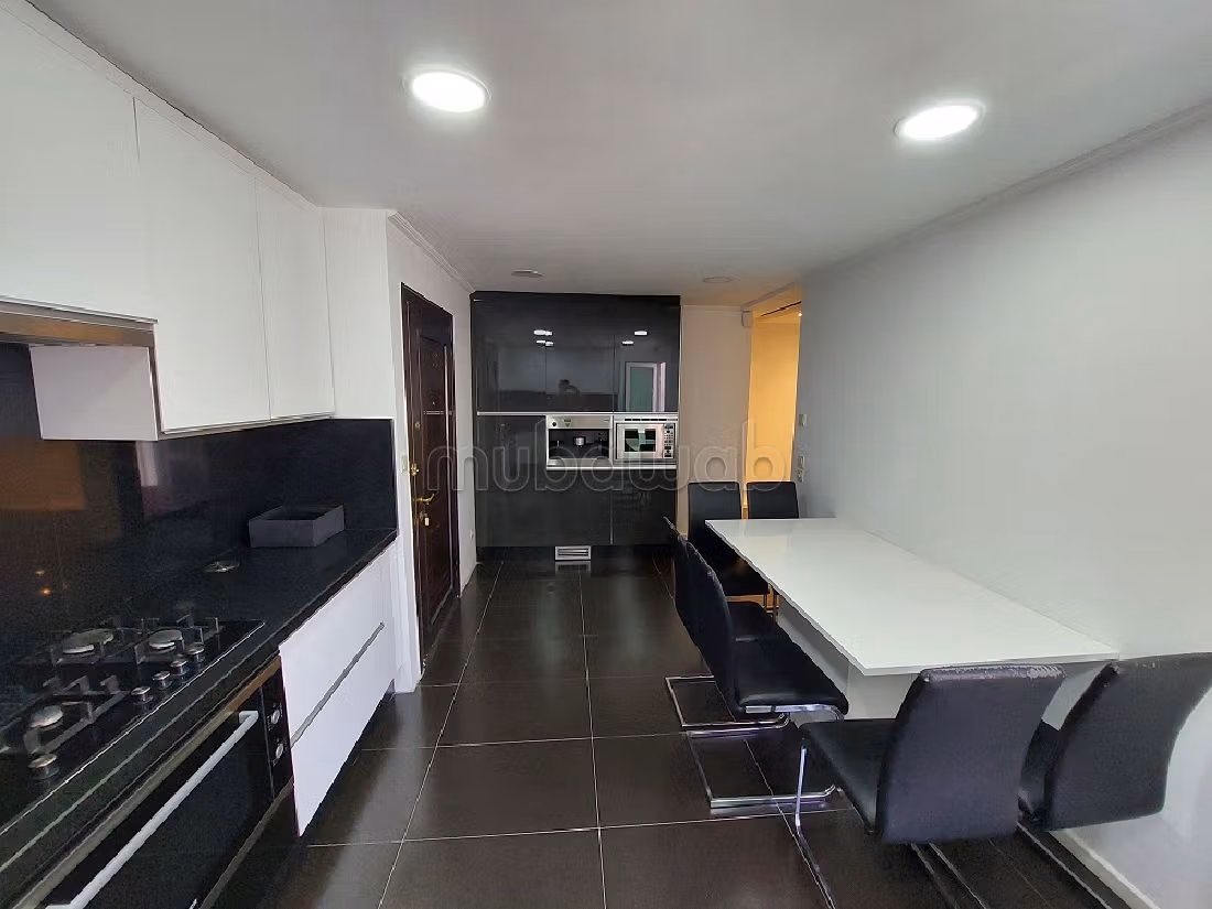 Appartement sur la corniche au prix cassé
