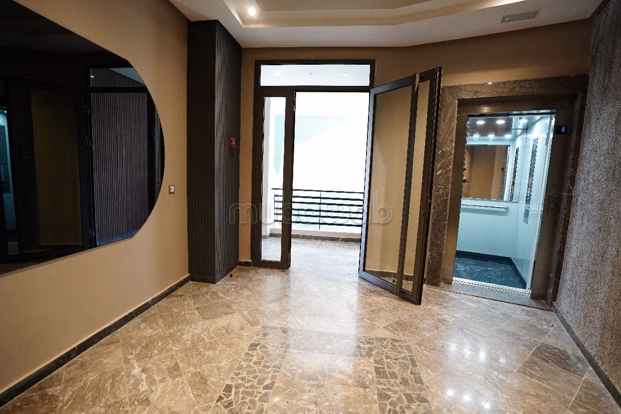 Apartment for sale in Aïn Sebaâ. 2 beautiful rooms. 