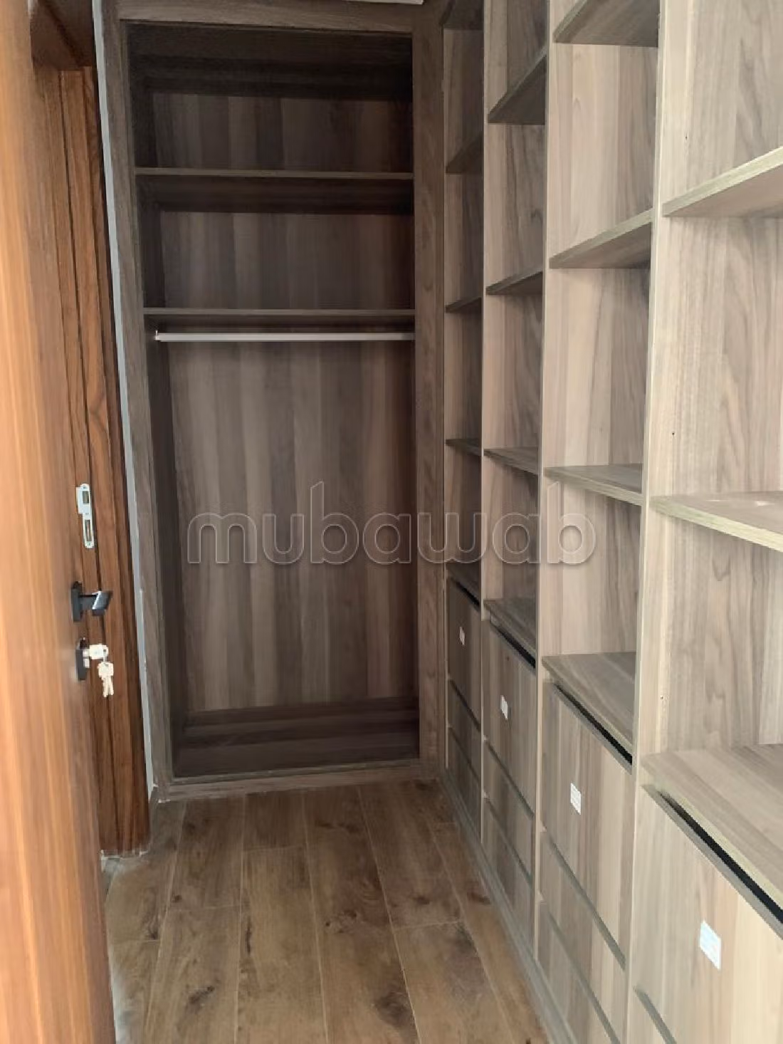 Eccezionale casa di lusso in affitto. Superficie totale 350 m². Piscina e servizio di concierge. 