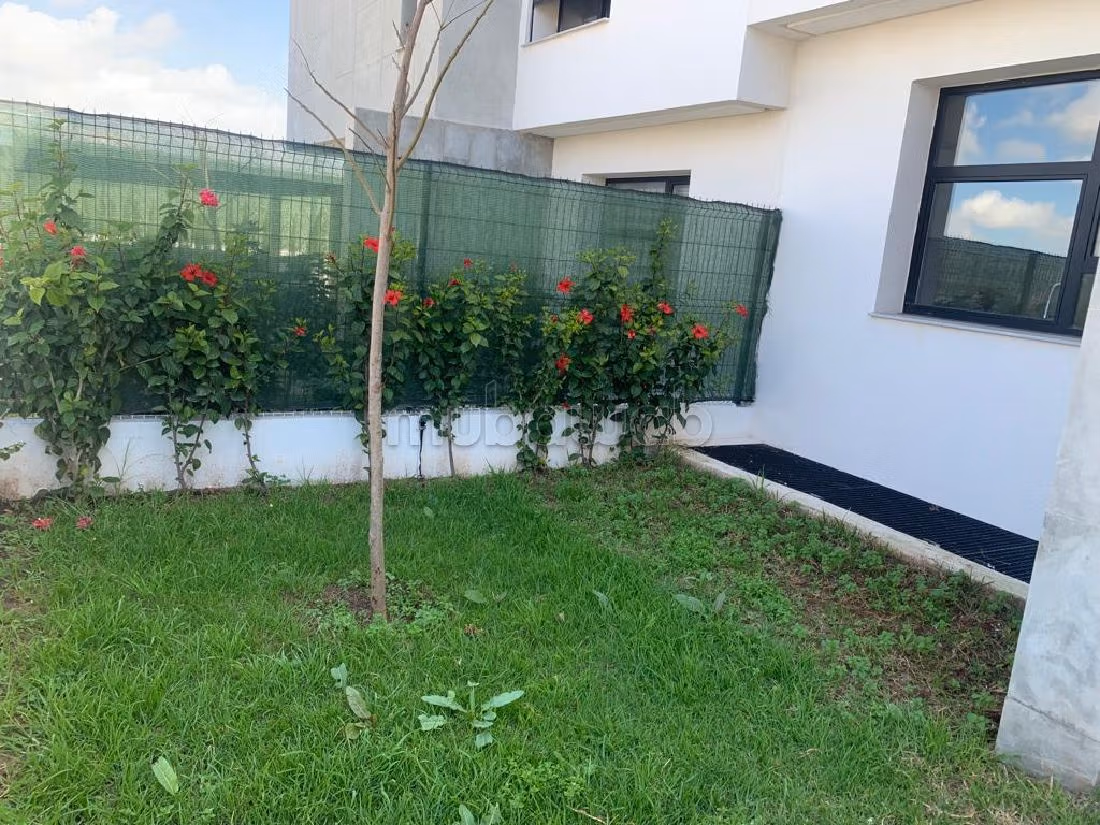 Eccezionale casa di lusso in affitto. Superficie totale 350 m². Piscina e servizio di concierge. 