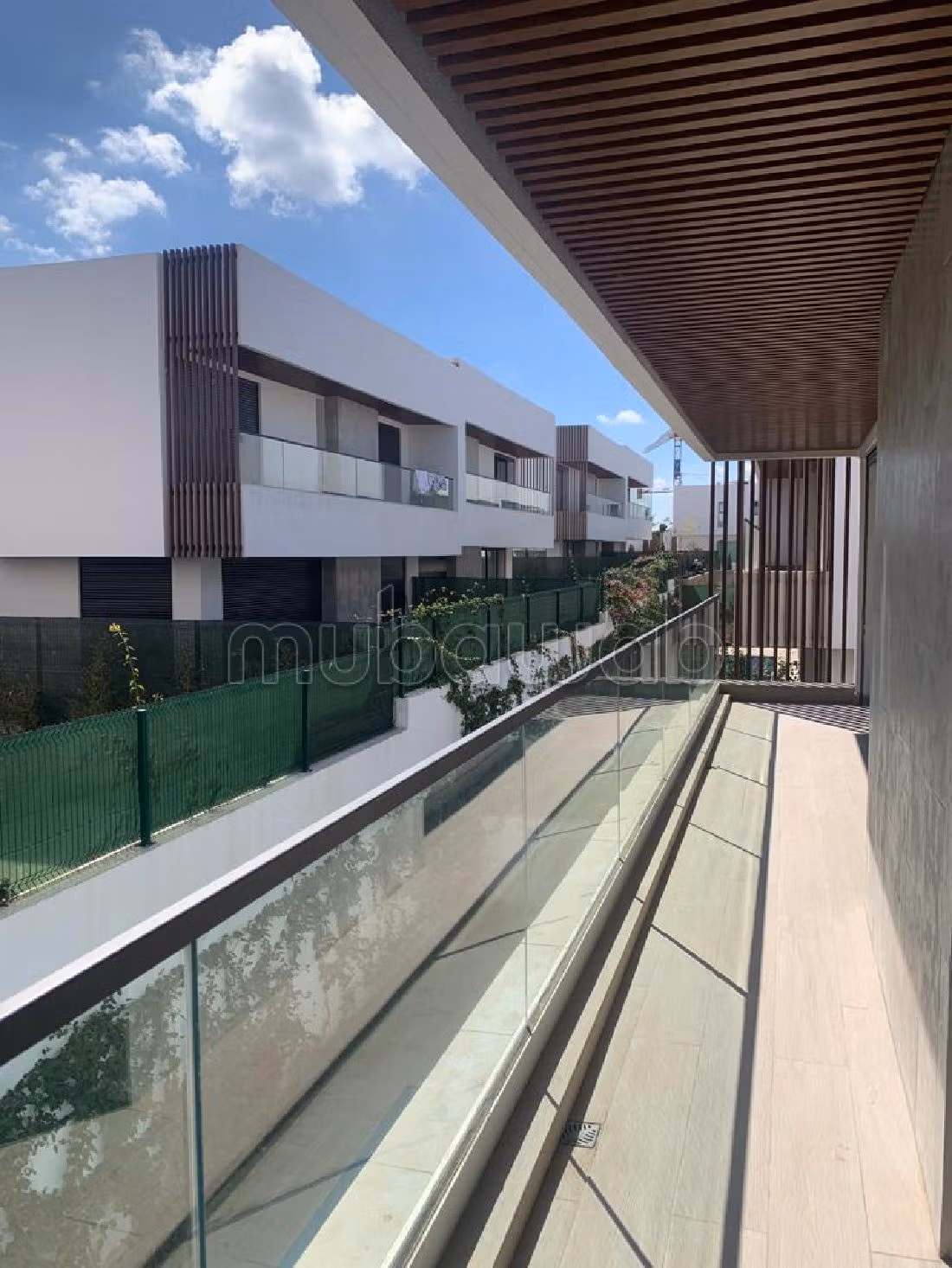 Eccezionale casa di lusso in affitto. Superficie totale 350 m². Piscina e servizio di concierge. 