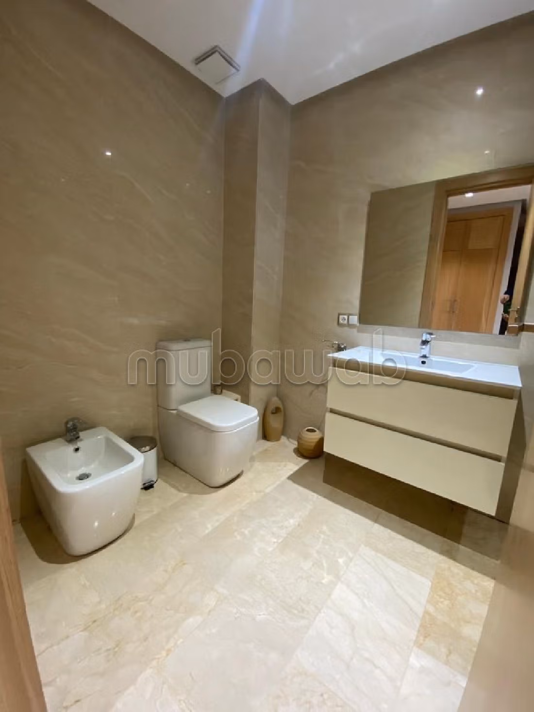 Joli appartement vide à Californie